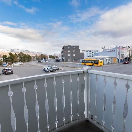 Central Apartment With Two Bedrooms And Balcony- Strandgata 9 Akureyri Kültér fotó