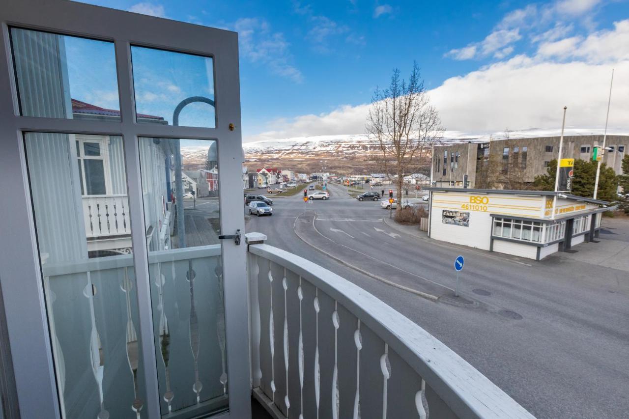 Central Apartment With Two Bedrooms And Balcony- Strandgata 9 Akureyri Kültér fotó